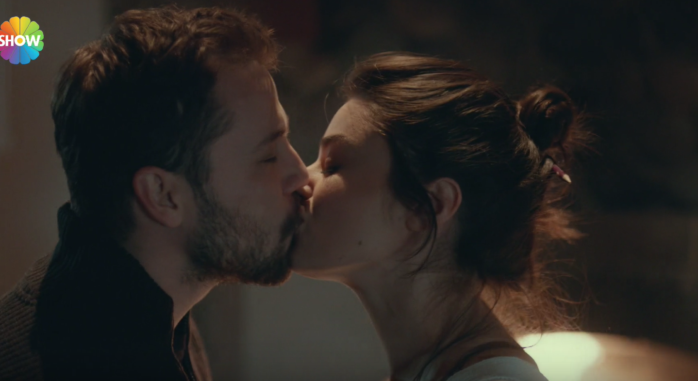 Halide and Ali Riza kissing